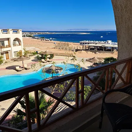 Half Moon - Sunny Dahab Resort