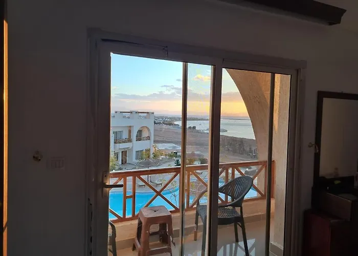 Half Moon - Sunny Apartment *