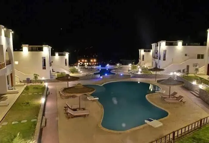 Half Moon - Sunny Dahab